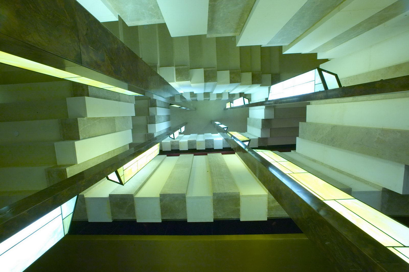 Előtér1